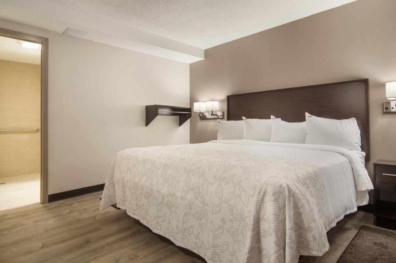 Red Roof Inn Plus & Suites Erie Exterior foto